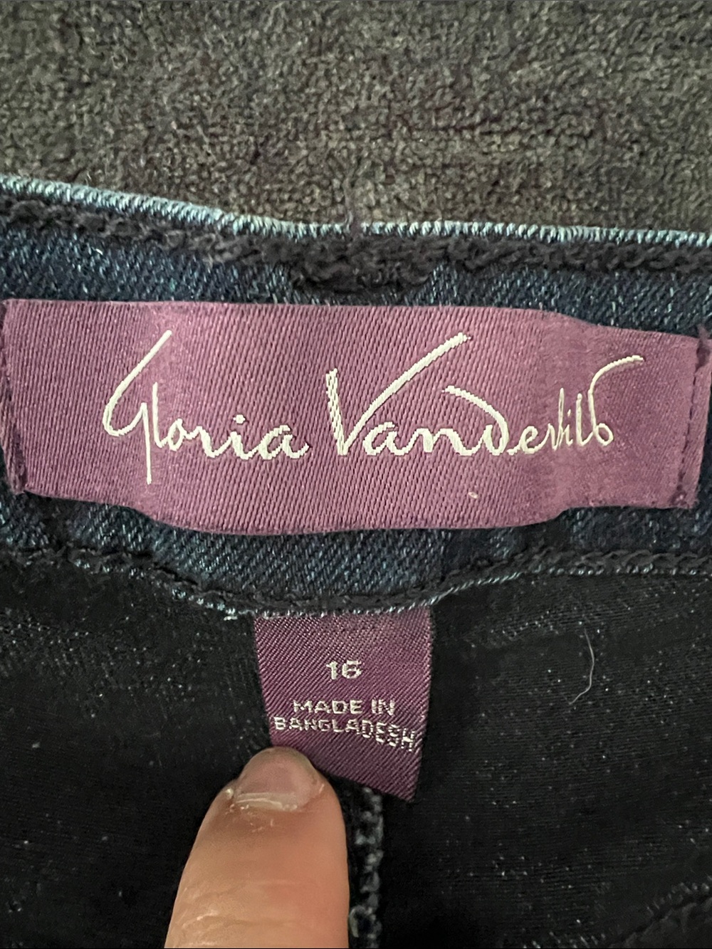 Gloria Vanderbilt Dark Blue Women’s capris - Picture 2 of 8
